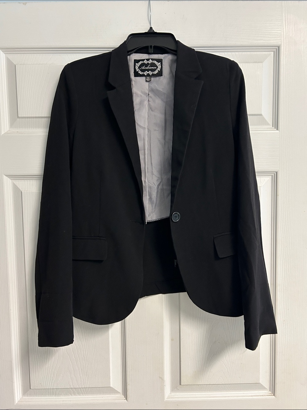 Ambiance Women's Black Single-Button Blazer